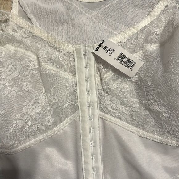 NWT‎ Bustier’ made by VENUS- size 46D - Picture 8 of 8